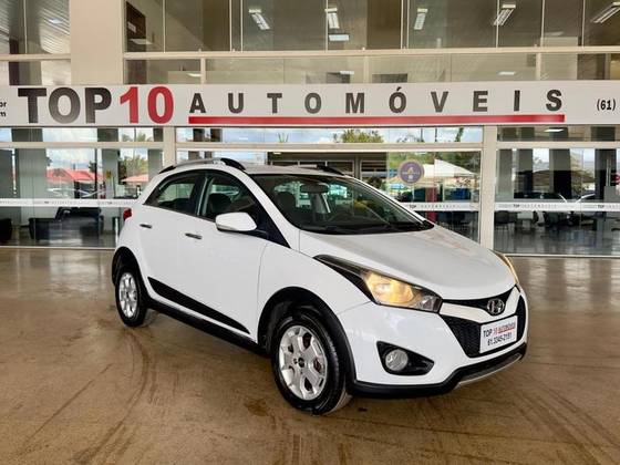 HYUNDAI HB20X 1.6 16V PREMIUM FLEX 4P AUTOMÁTICO HYUNDAI HB20X 1.6 16V PREMIUM FLEX 4P AUTOMÁTICO